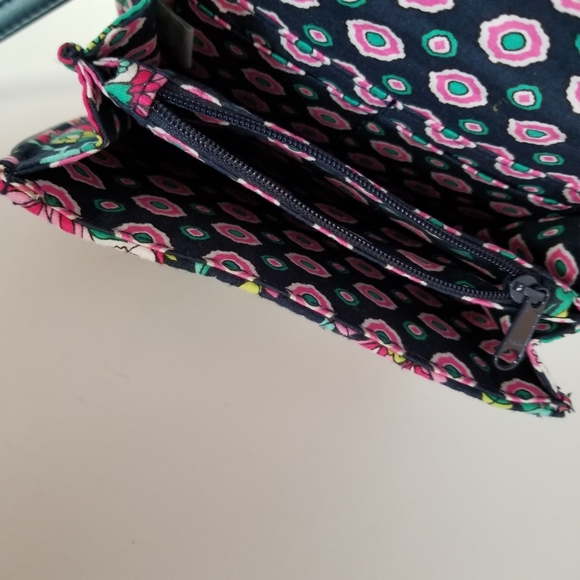 Vera Bradley Crossbody Wallet - Picture 4 of 5